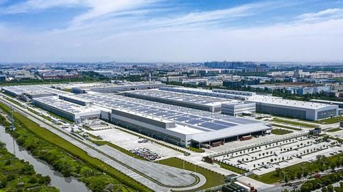 華山論劍 探秘極星工廠 極星2能否與特斯拉 掰手腕